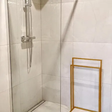 Slow 公寓